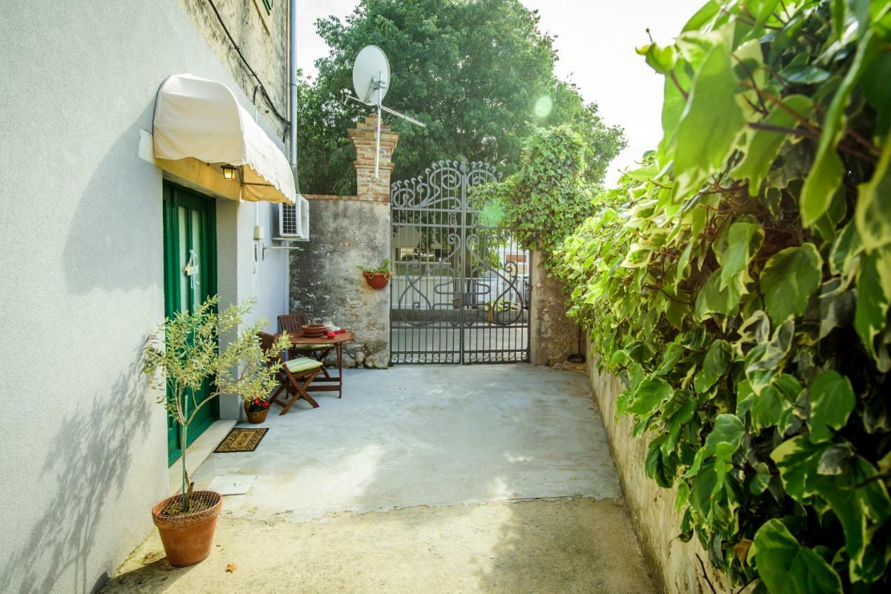 Rustica Apartments Šibenik Exteriör bild